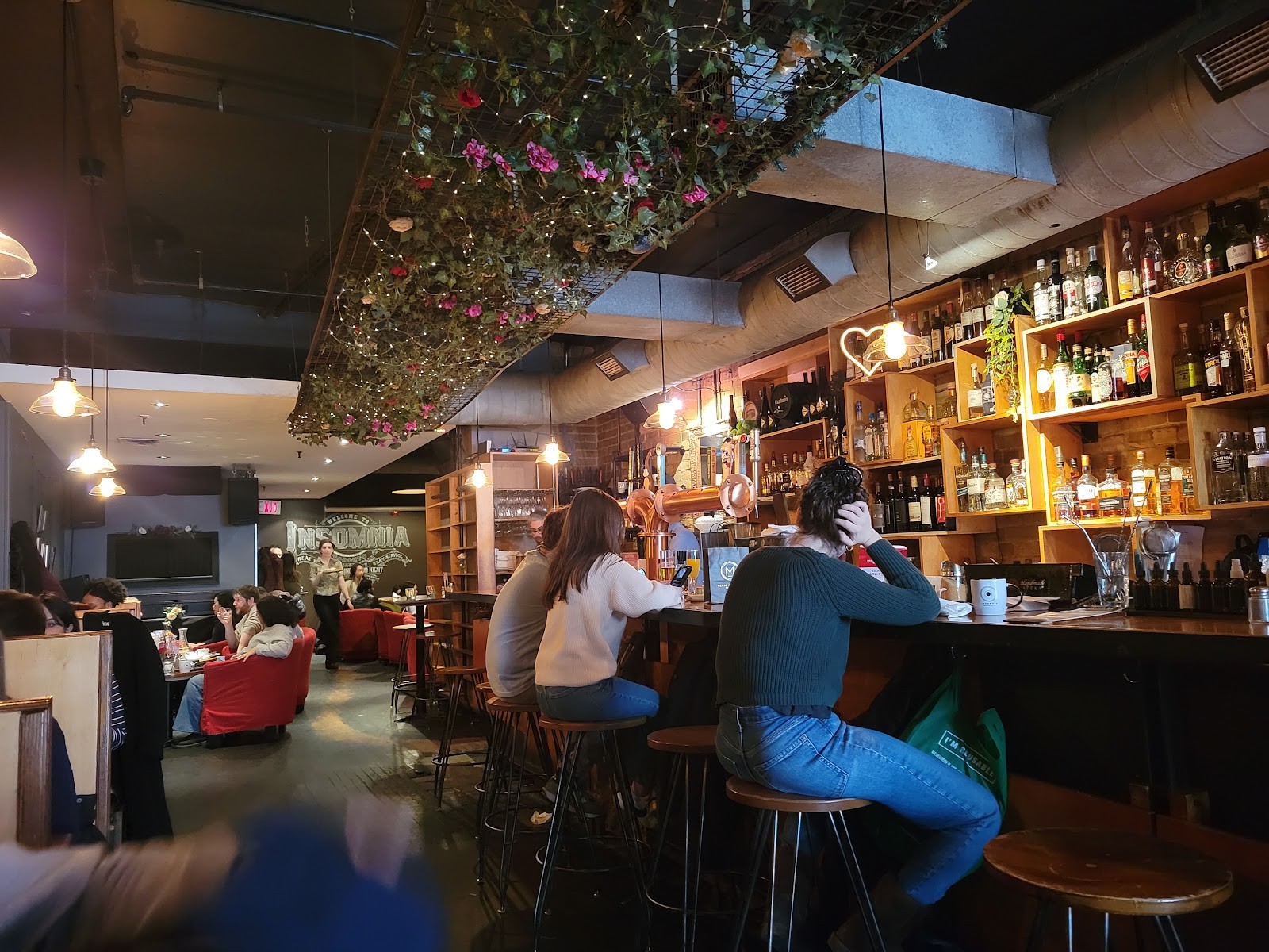 Insomnia Restaurant and Lounge: the place