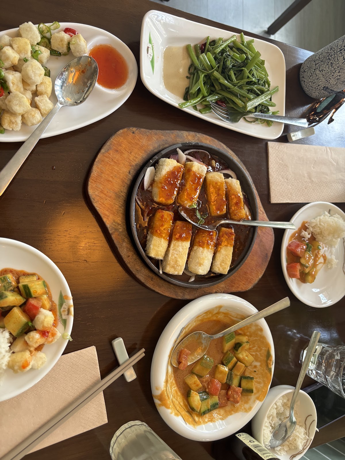Tofu Vegan Gloucester Road: food & drinks