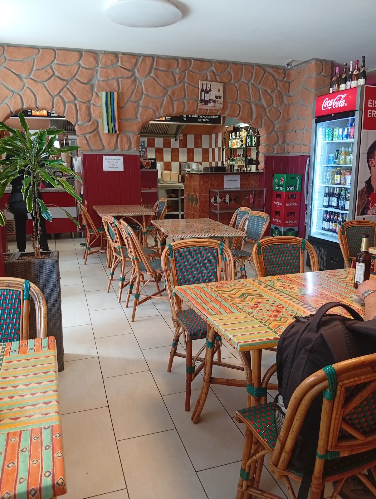Bistro Ari: the place