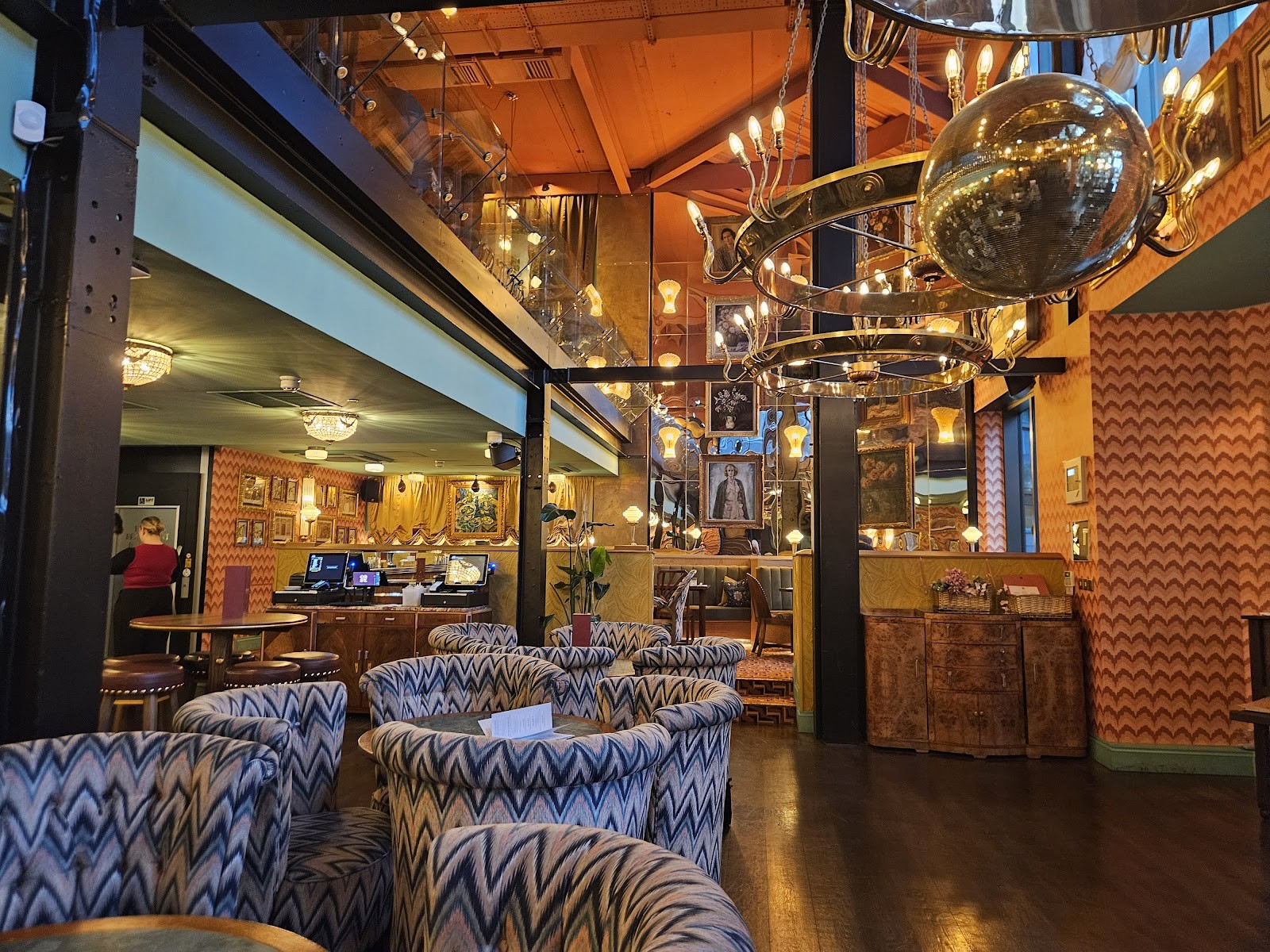 Cosy Club: the place