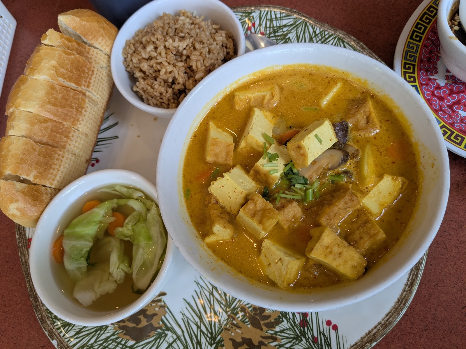 The Monkey Bridge: food & drinks