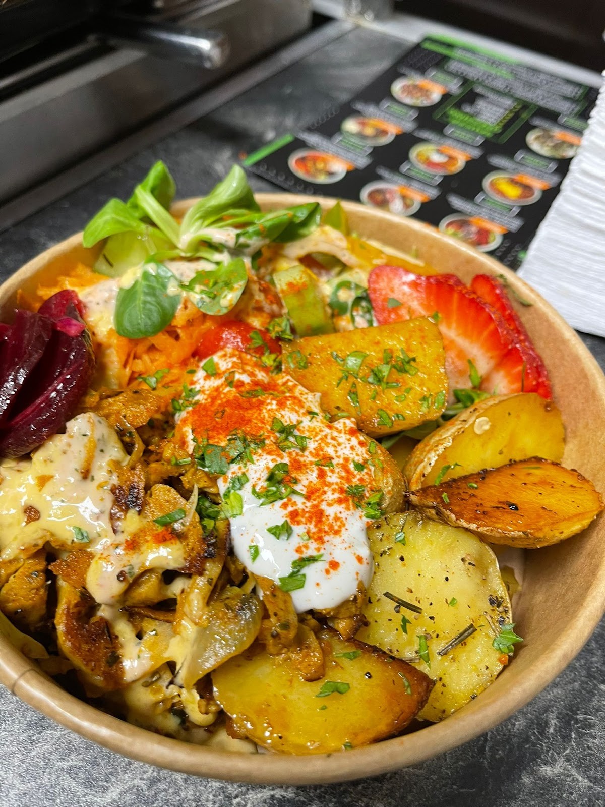 Milos Kitchen Vegan und vegetarische Speisen: food & drinks
