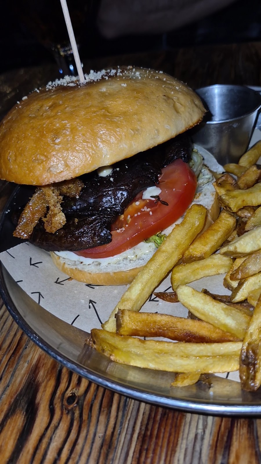 Vrutal | Vegan Burger Poblenou: food & drinks