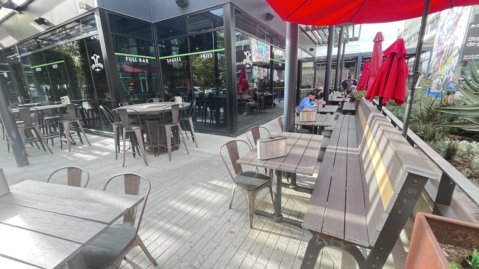 Hopdoddy Burger Bar: the place