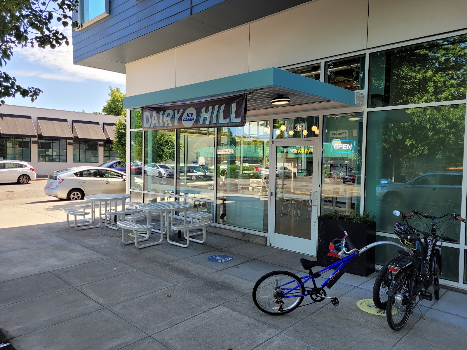 Dairy Hill Ice Cream: the place
