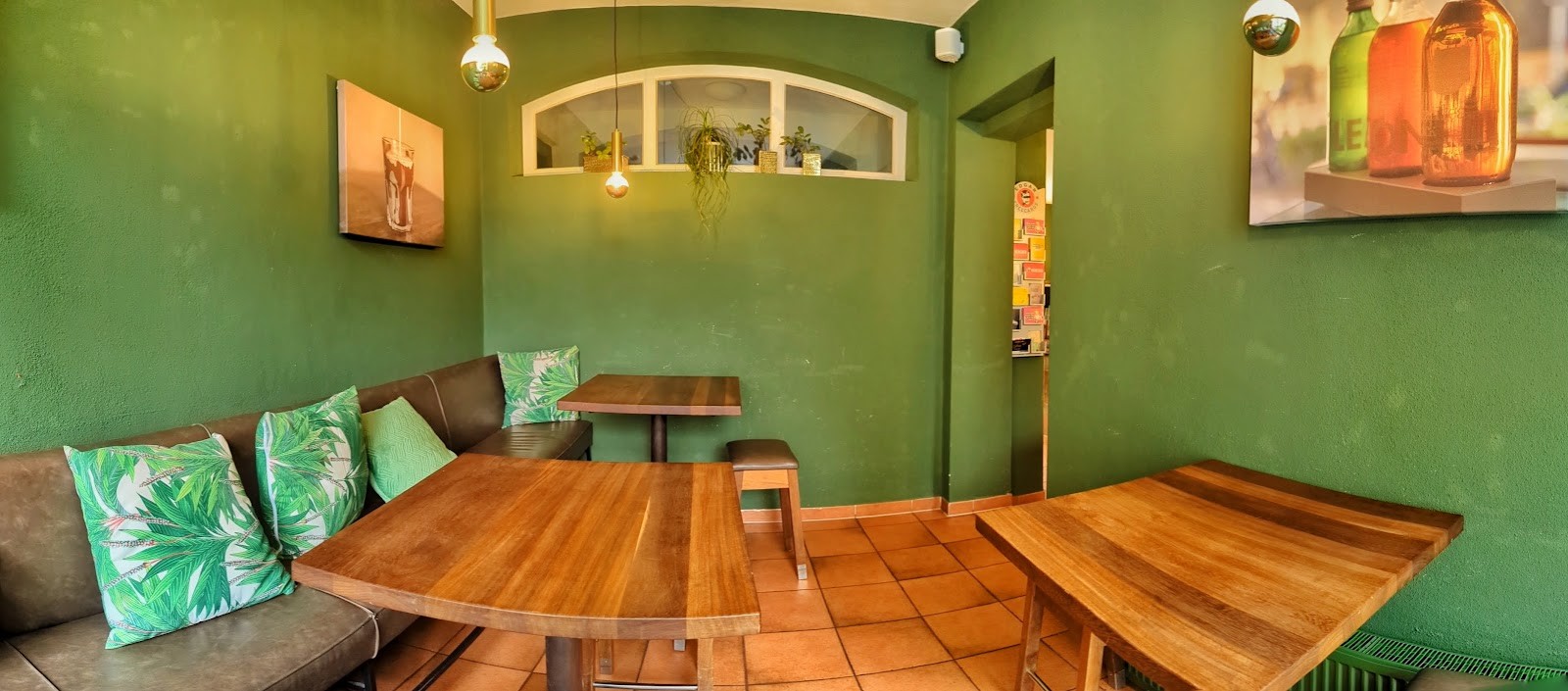 Deli Star Bagel & Coffee GmbH: the place