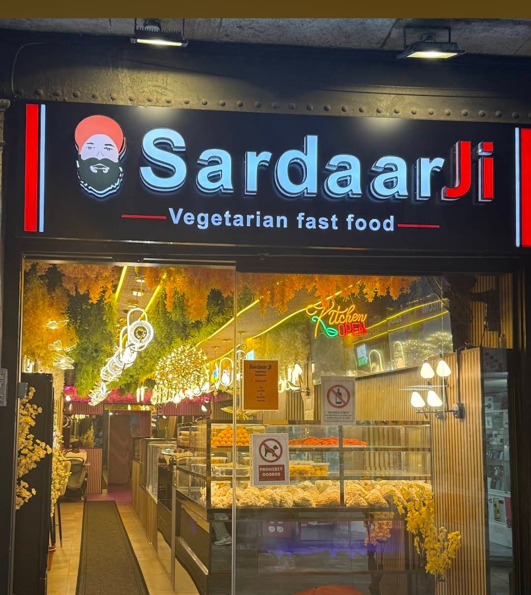 Sardar Ji - Pure Vegetarian: the place