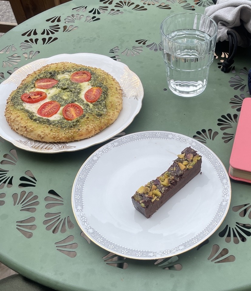 Vegalicious Pastry: food & drinks