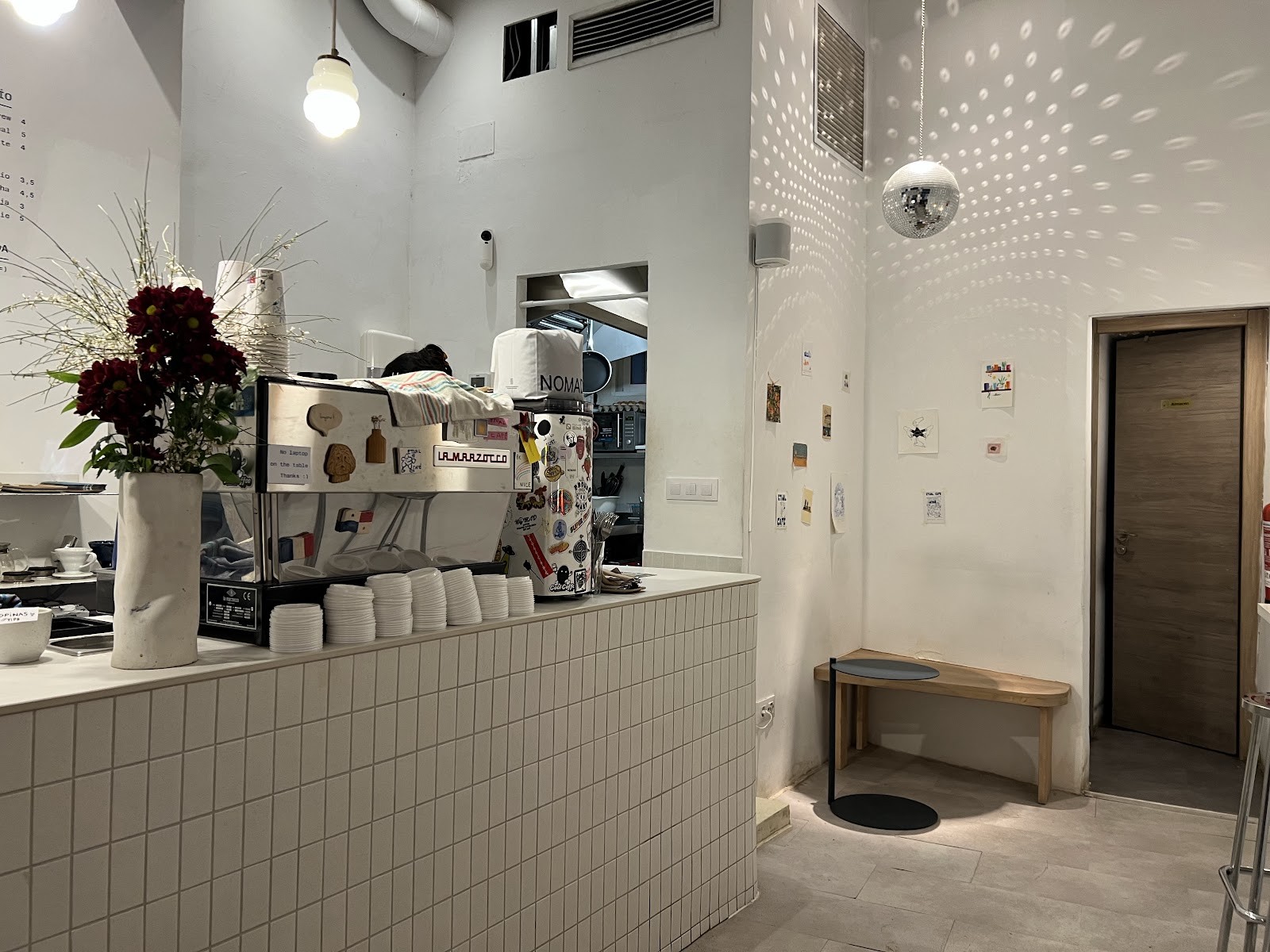 Etual Café: the place