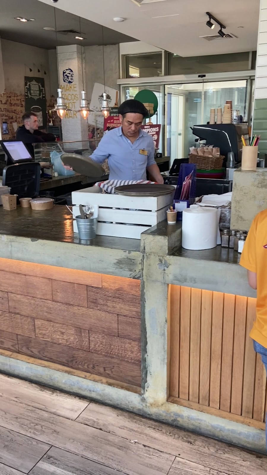 Circle Cafe (Studio City): the place