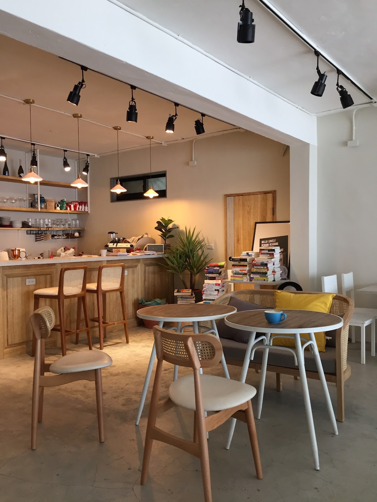 別處咖啡 Away cafe: the place