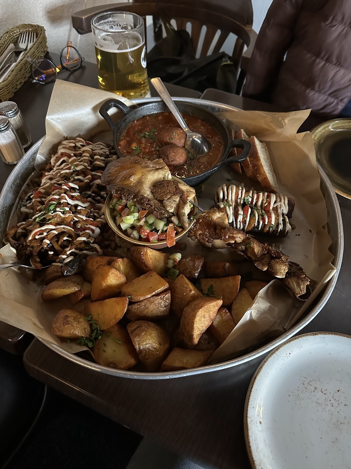 Kuli Alma: food & drinks