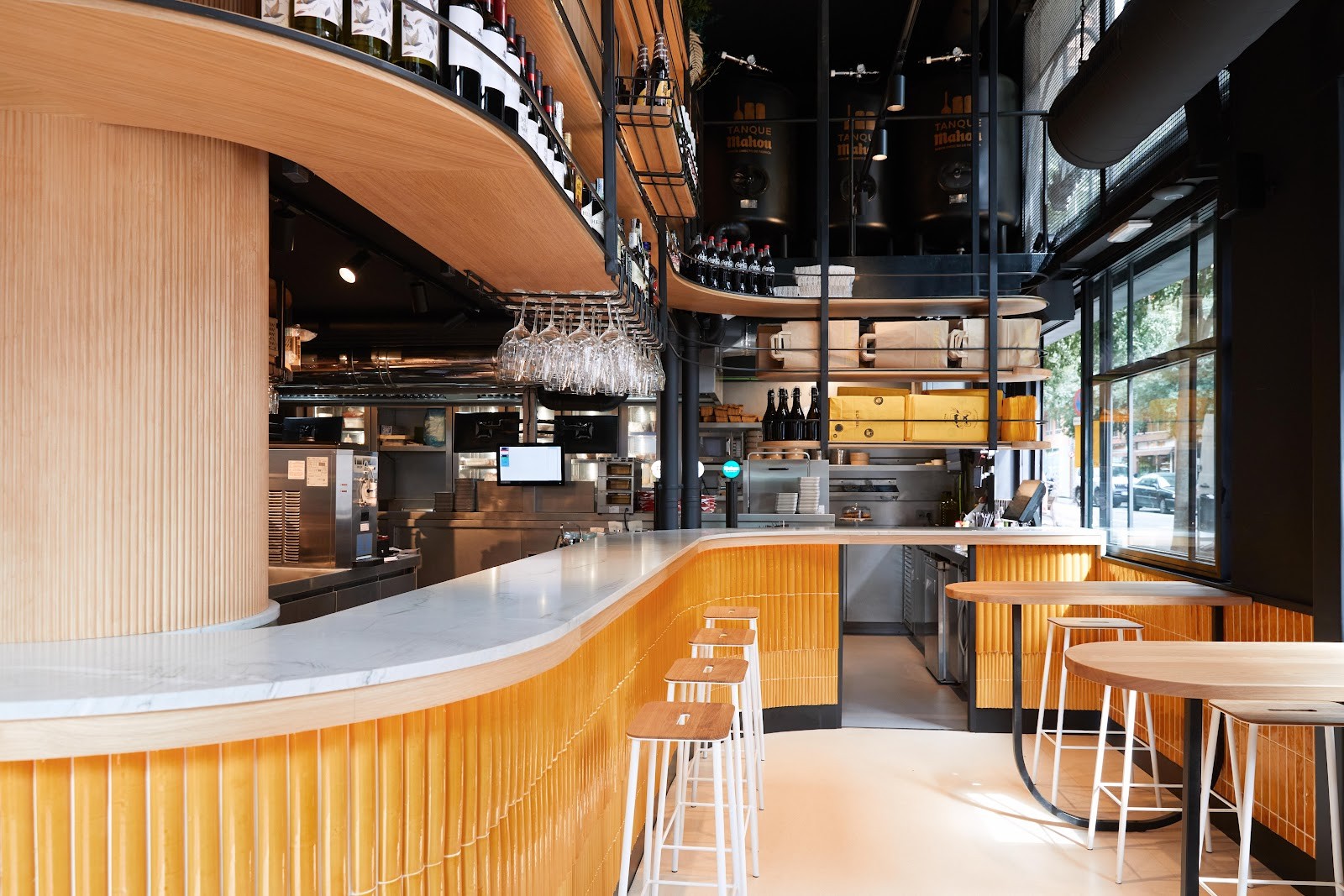 El Pibe | Joan Güell: the place