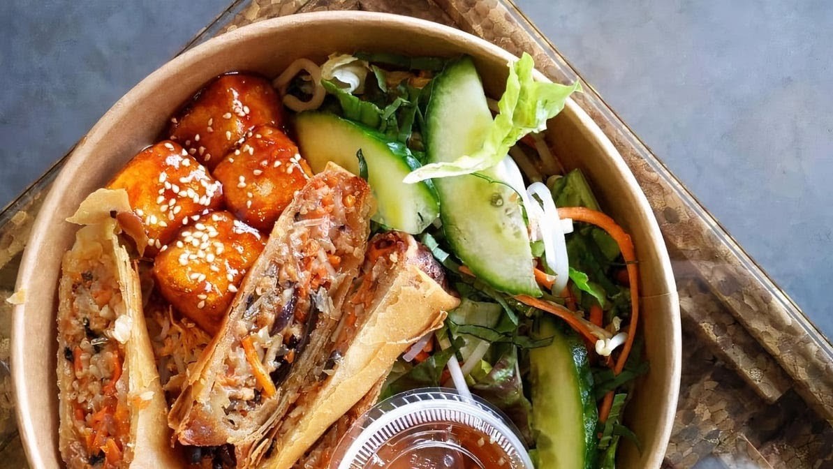 Khoe: food & drinks