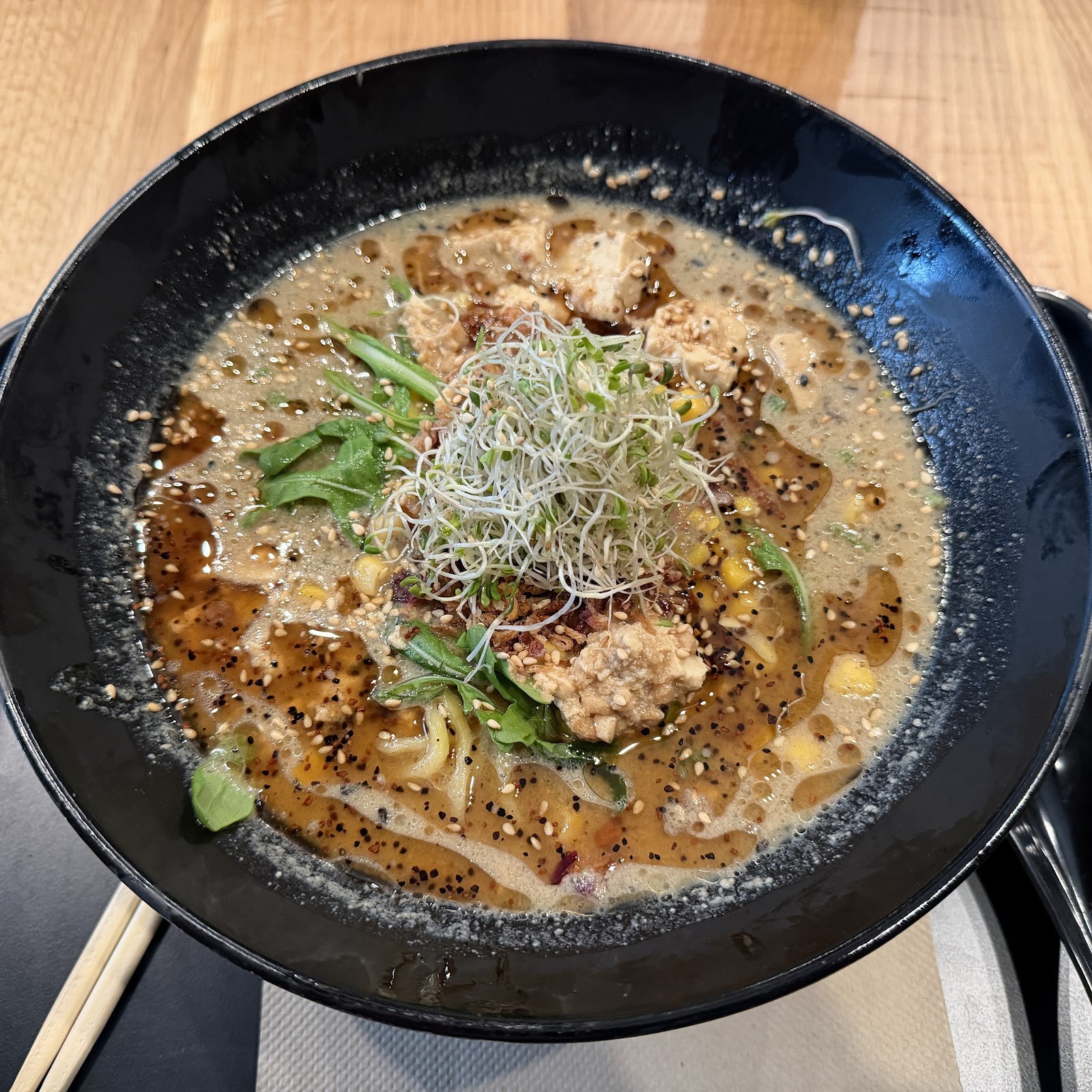 REDWHITE BONELESS RAMEN: food & drinks