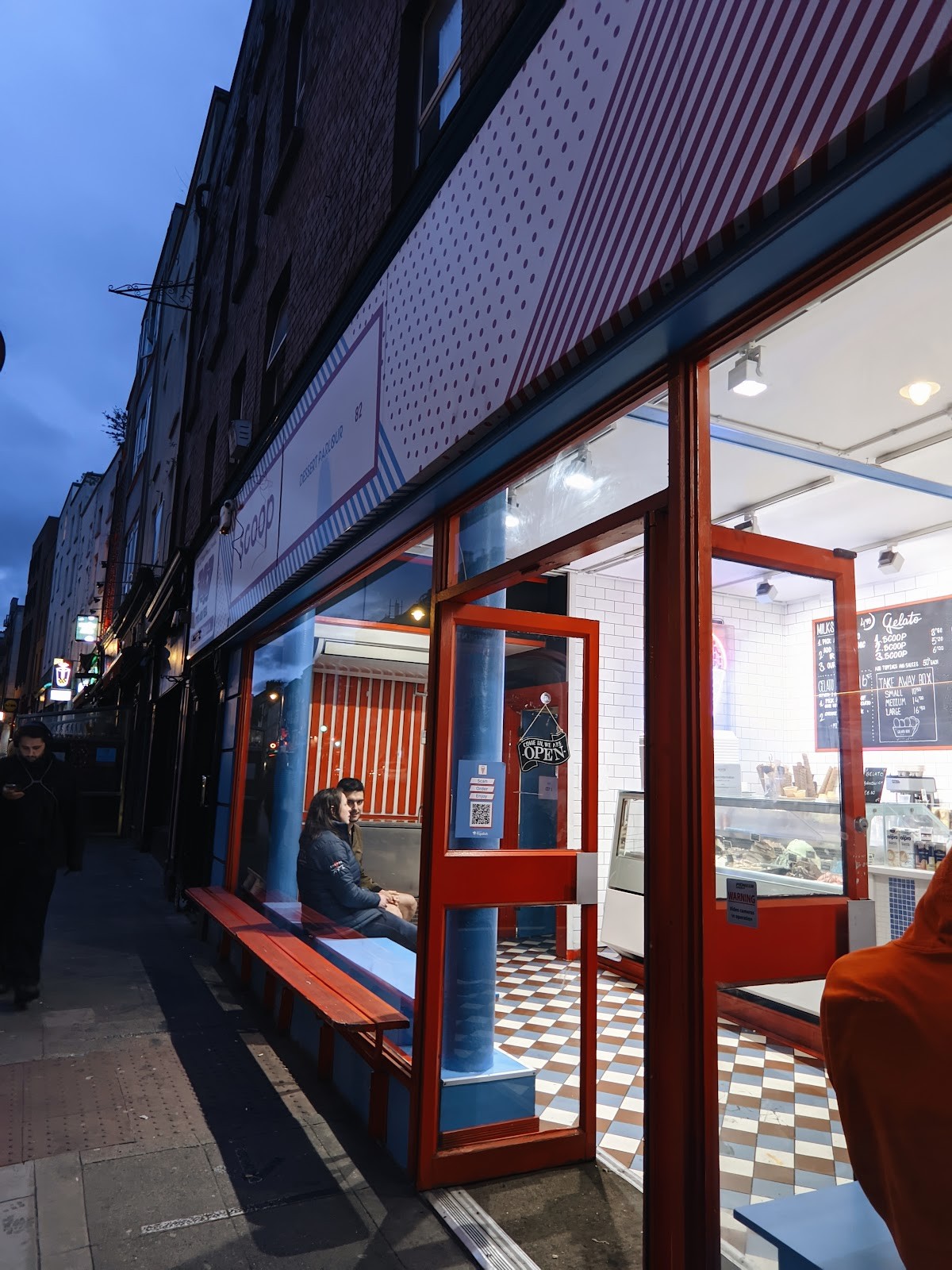 Scoop Dessert Parlour: the place