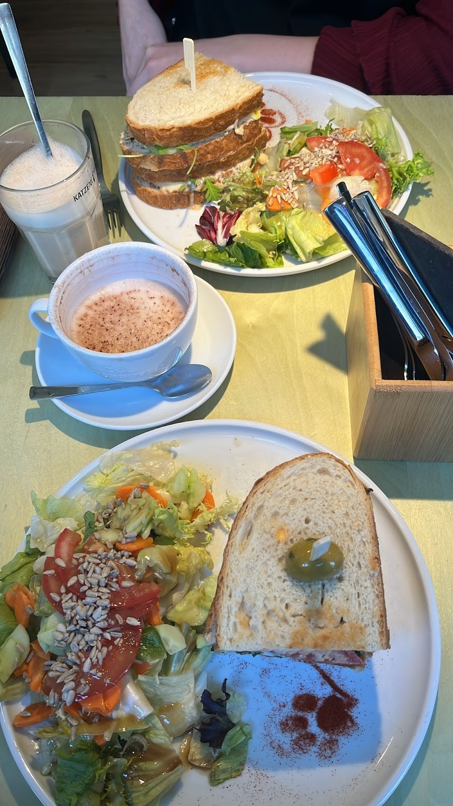 Katzentempel Munich: food & drinks