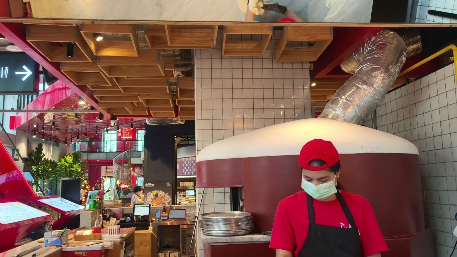 Panetti Pizza: the place