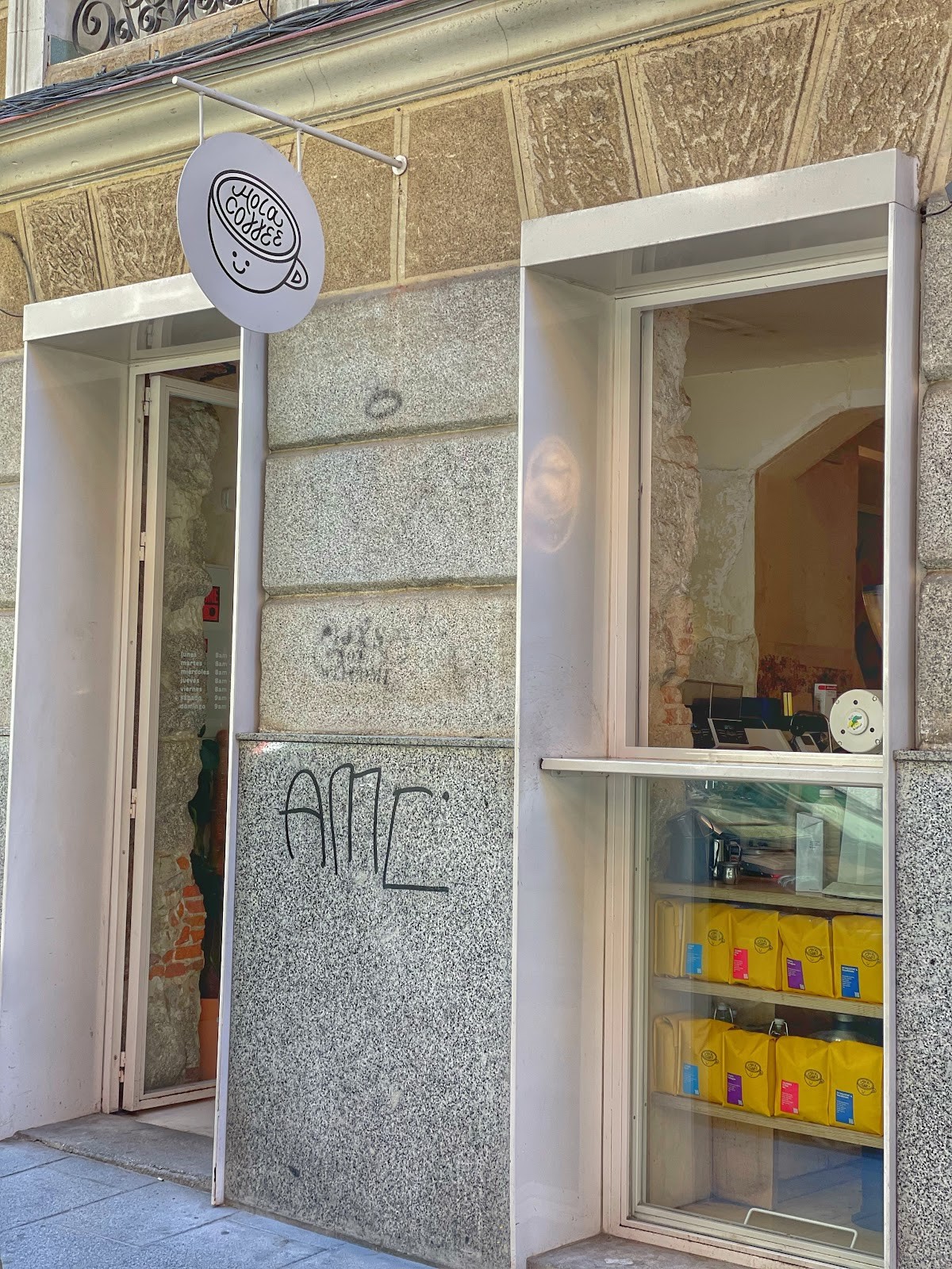Hola Coffee Fourquet: the place