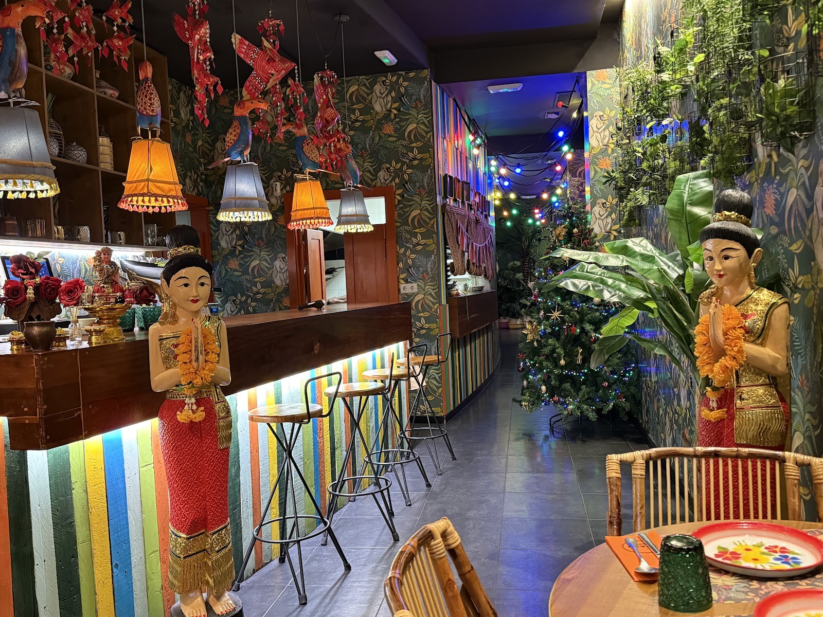 Thai Mongkut: the place