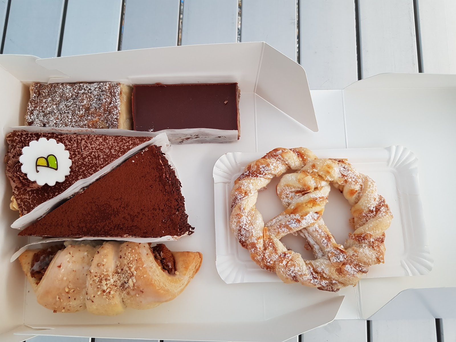 Enzian Vegane Bäckerei: food & drinks