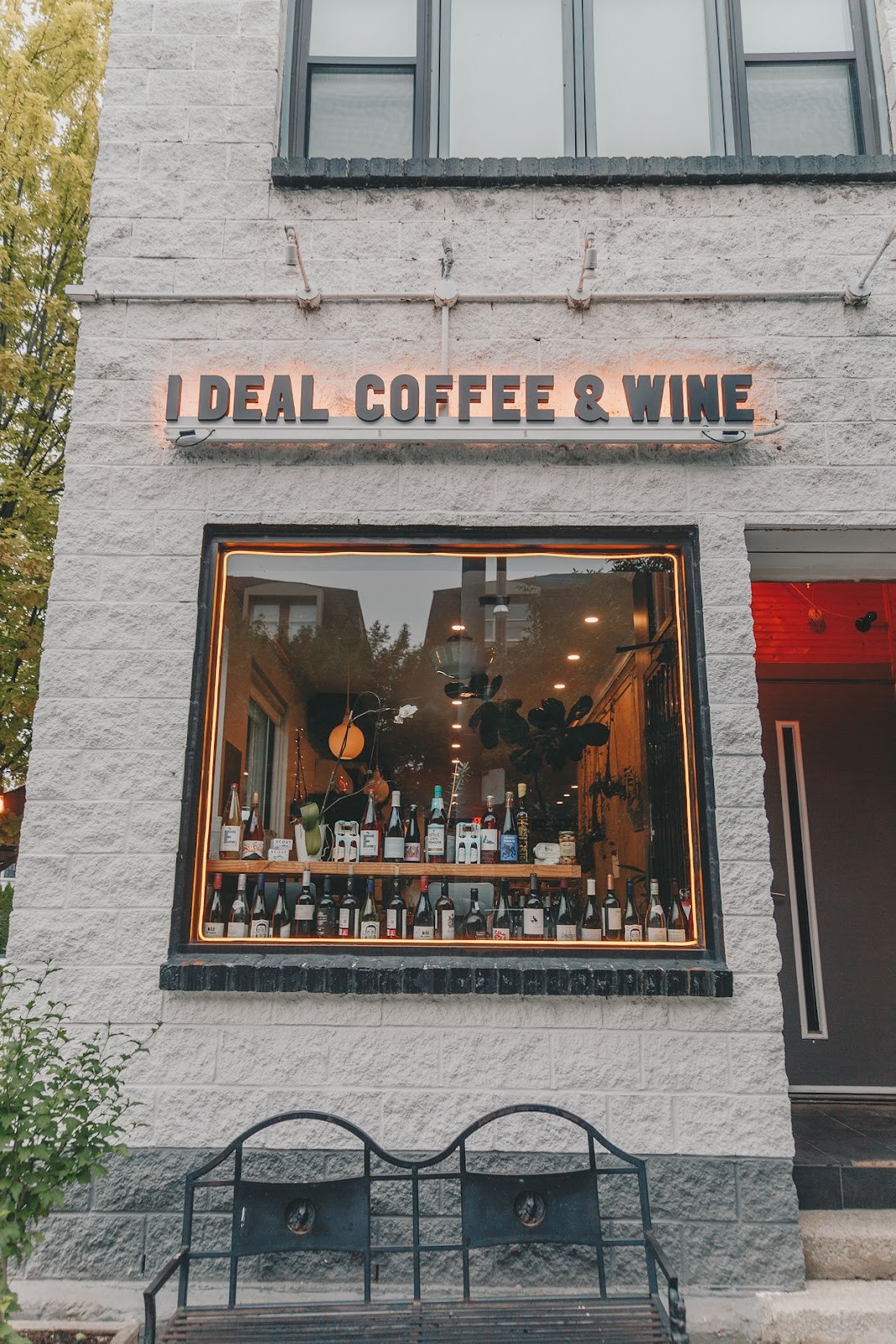I DEAL COFFEE & WINE: the place