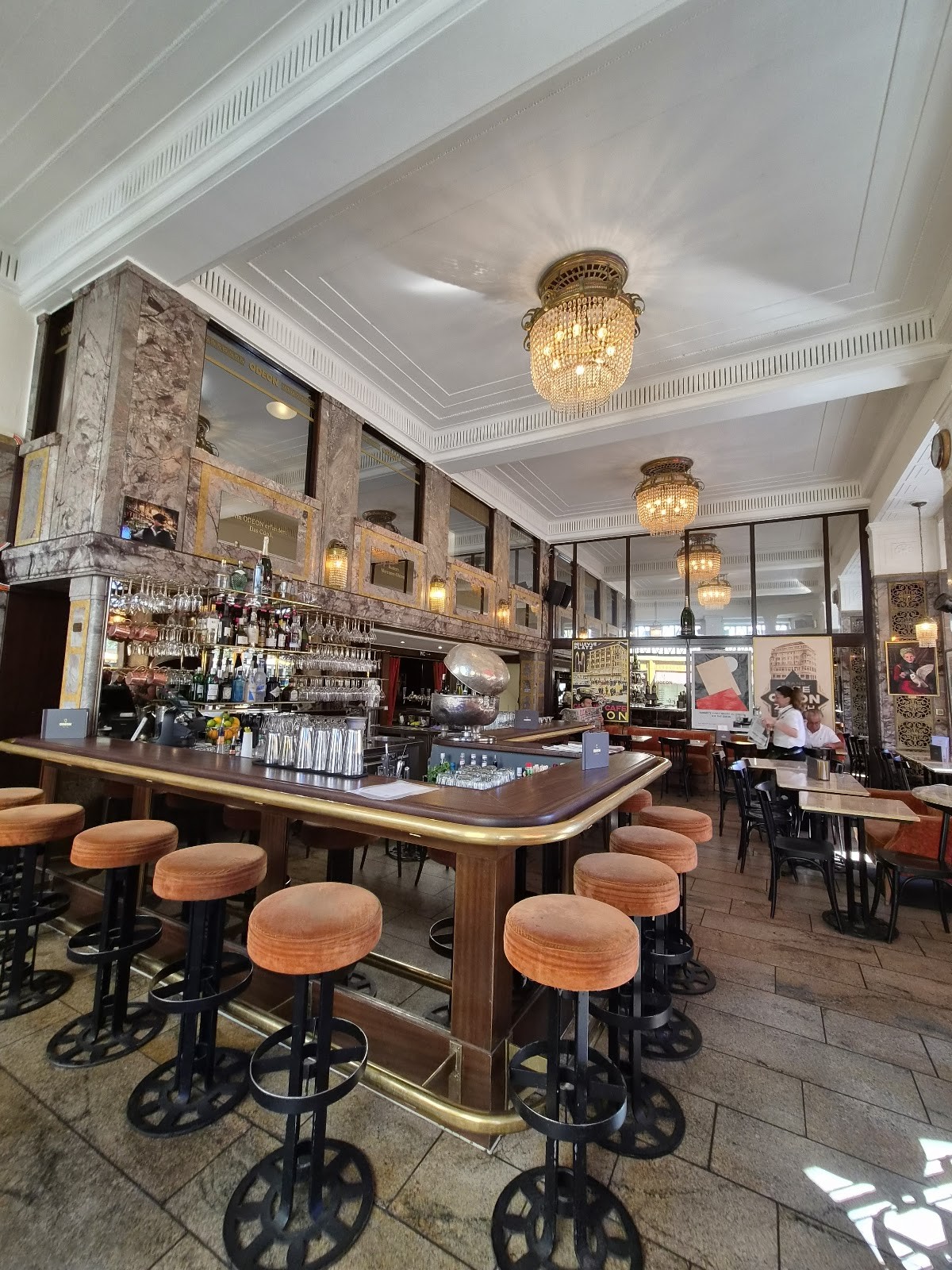 Café Bar ODEON: the place