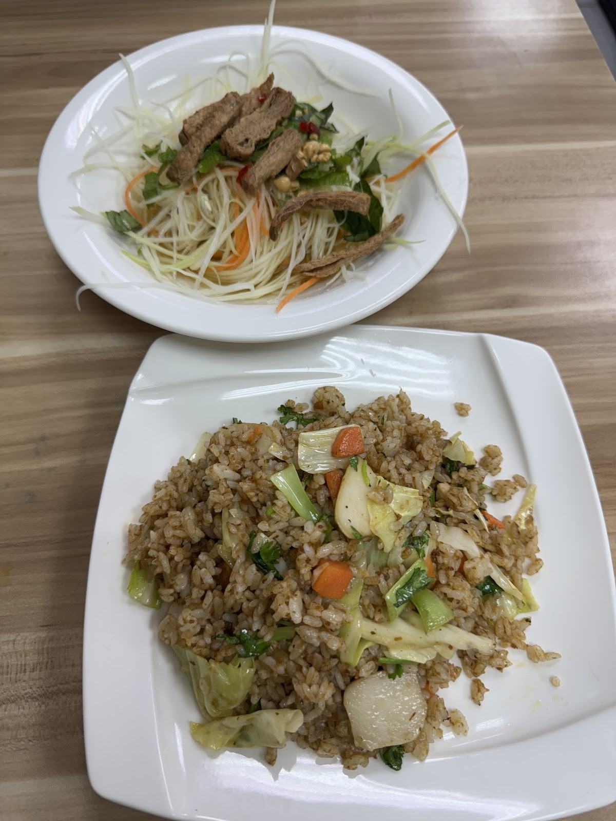 Lianjie Healthy Vegetarian - 蓮潔養生素食(原越南養身素食): food & drinks