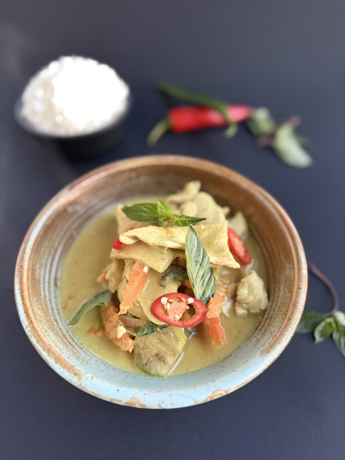 Holy Basil Thai: food & drinks