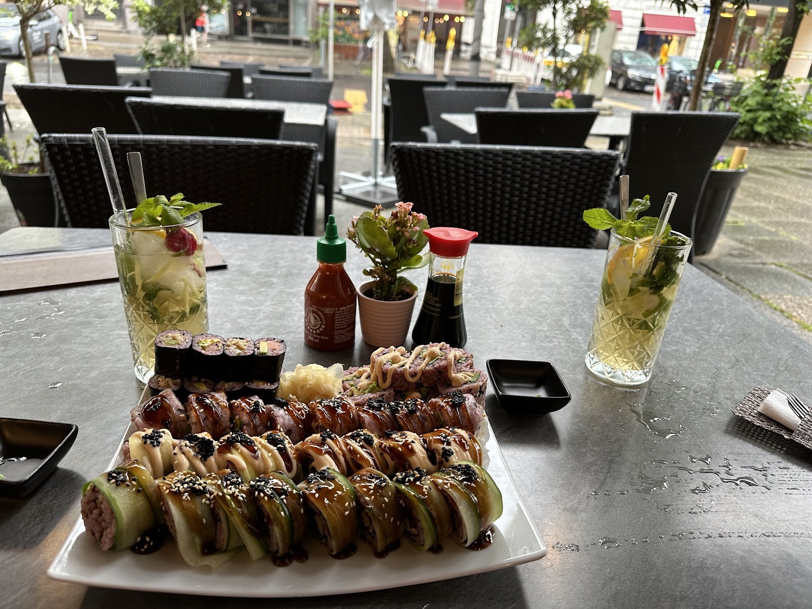 tiger club vegan sushi: food & drinks