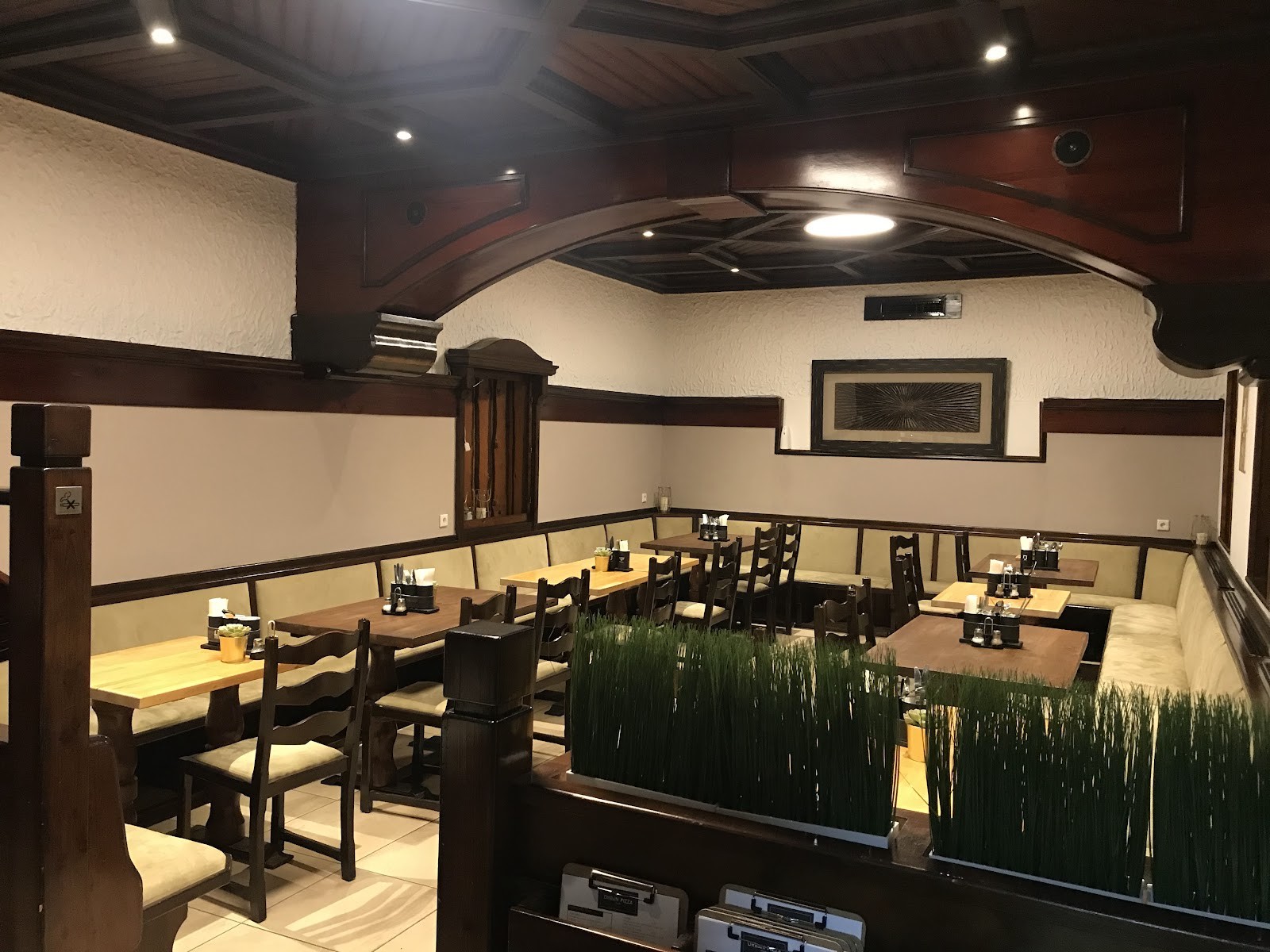URBAN BROS. PIZZA & CO.: the place