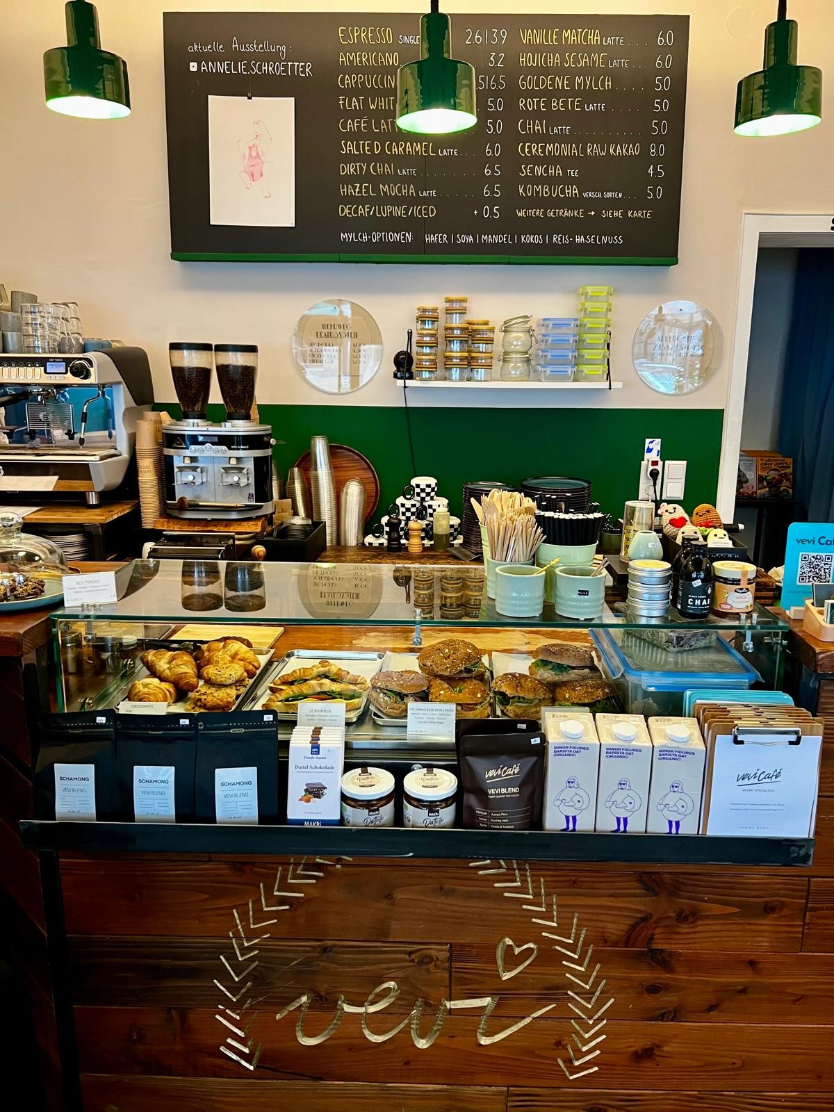 vevi - Veganes Vintage Café: the place