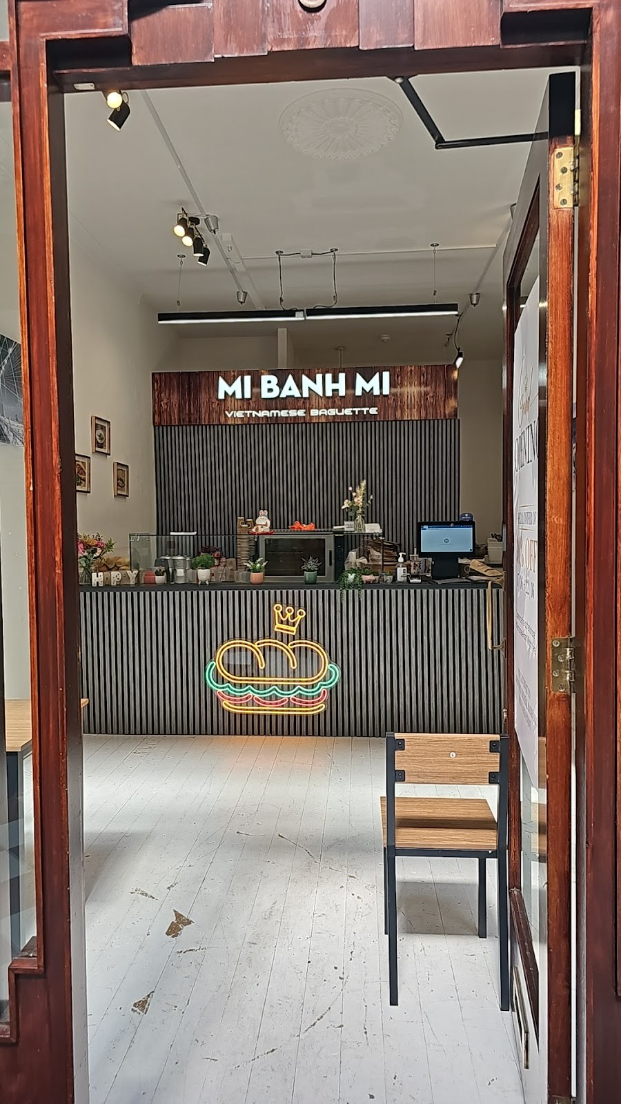 Mi Banh Mi: the place