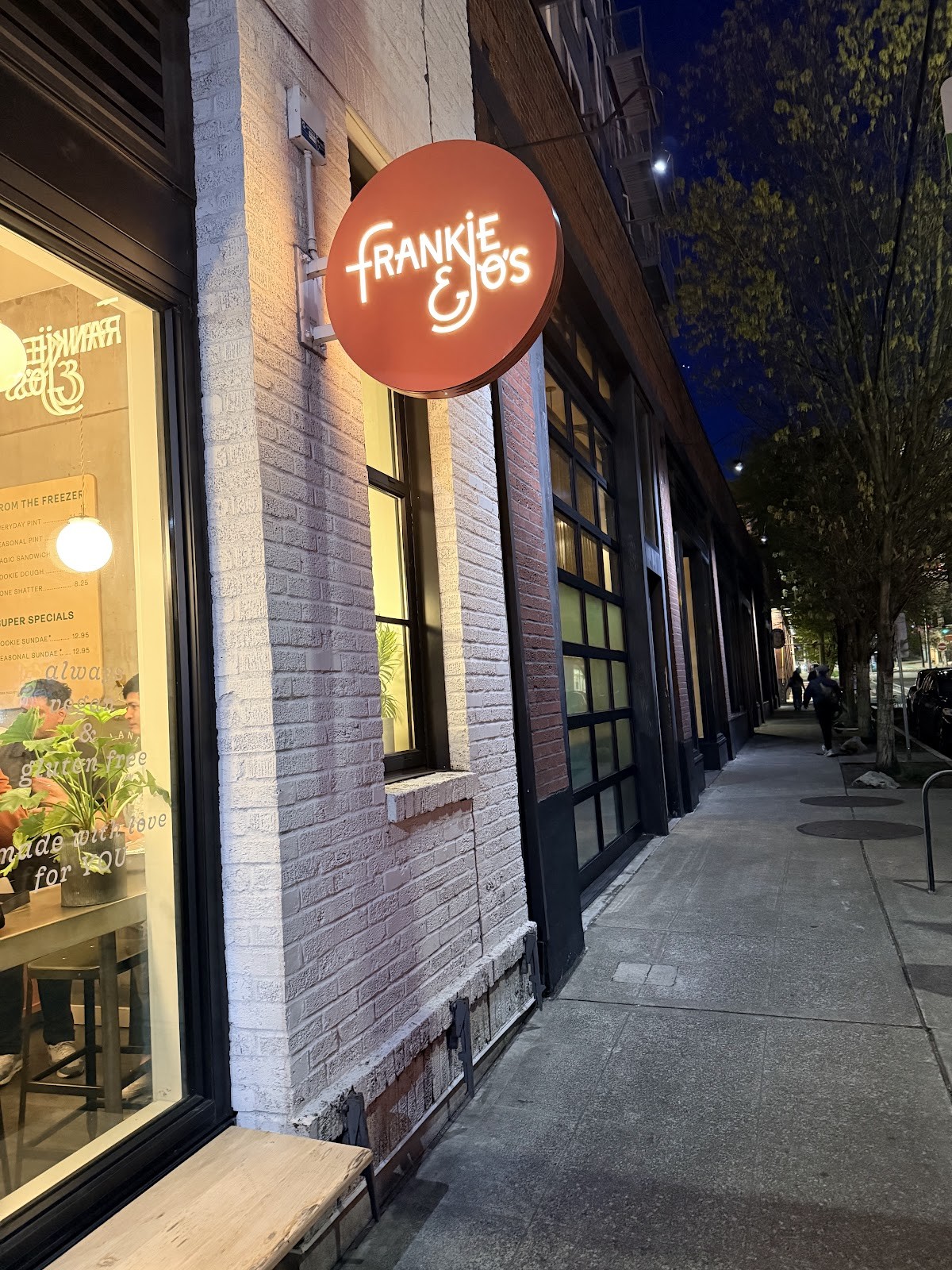 Frankie & Jo's - Capitol Hill: the place