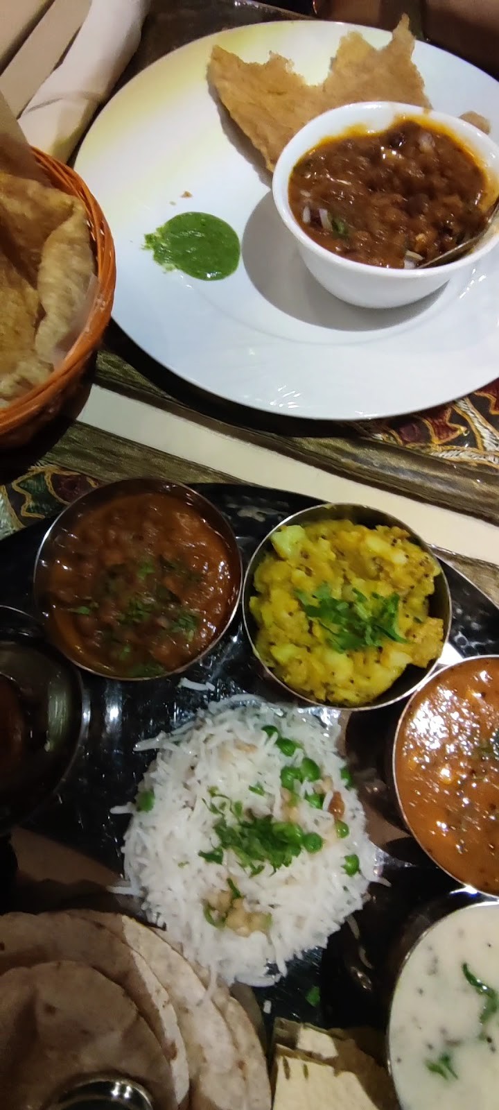 Shree Ram vegetarian Restaurant: food & drinks