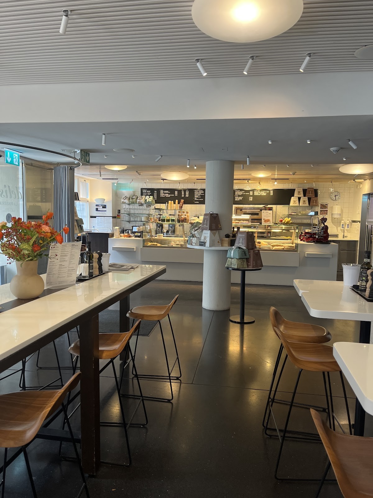 delish - la pinseria: the place