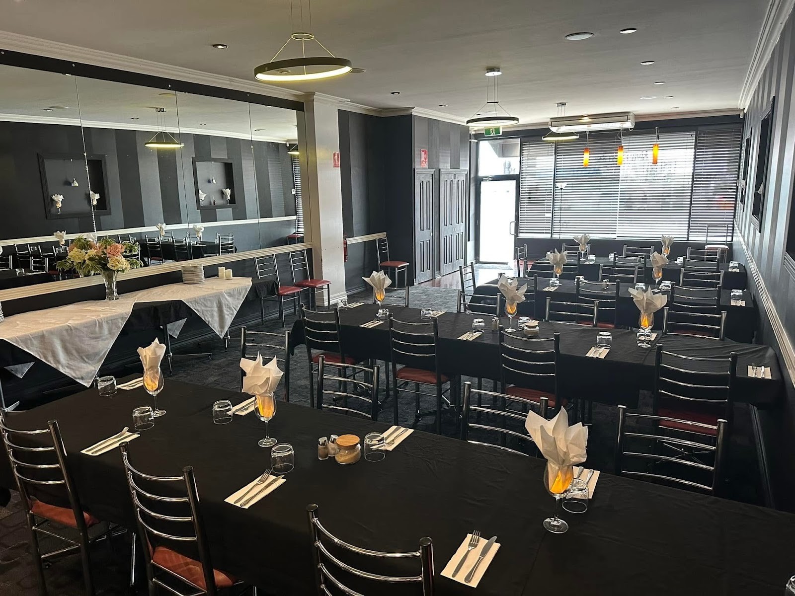 Crave Restaurant: the place