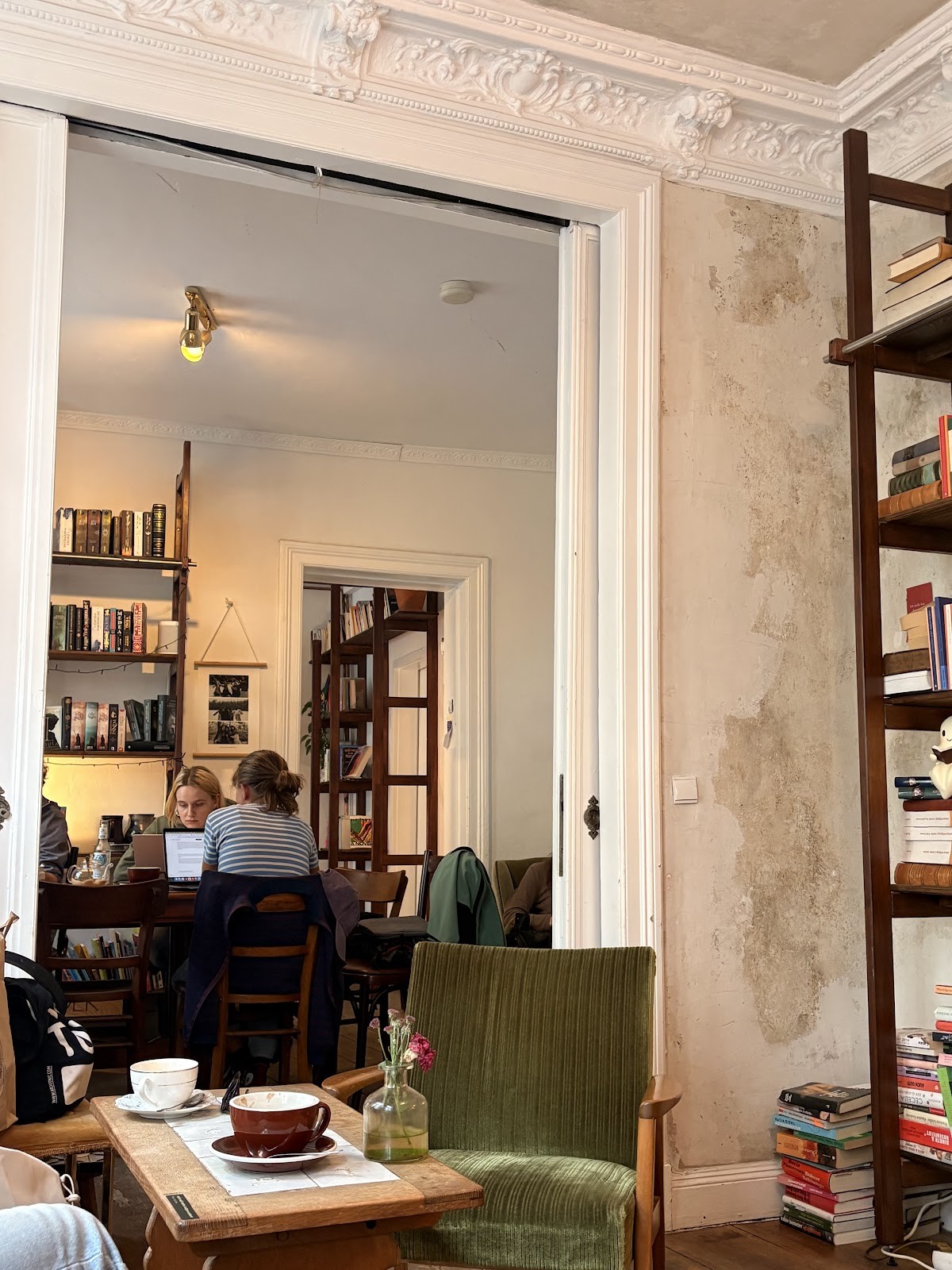 Büchercafé Kapitel Drei: the place