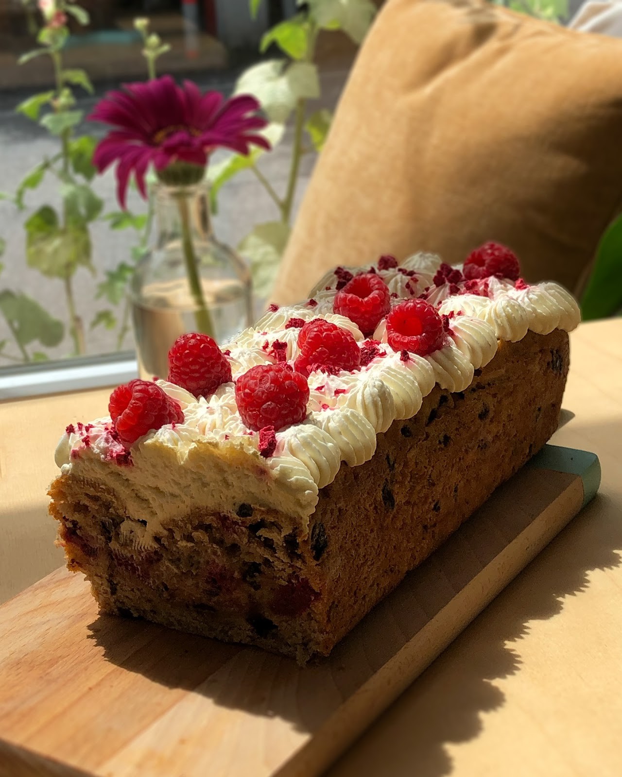 Manos Vegan Cake: food & drinks