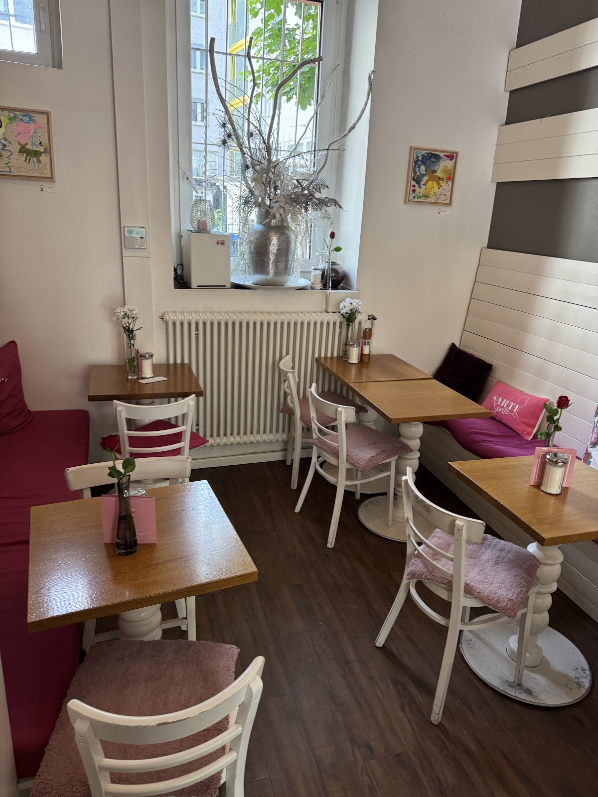 roseli Café - Bar - Frankfurt am Main: the place