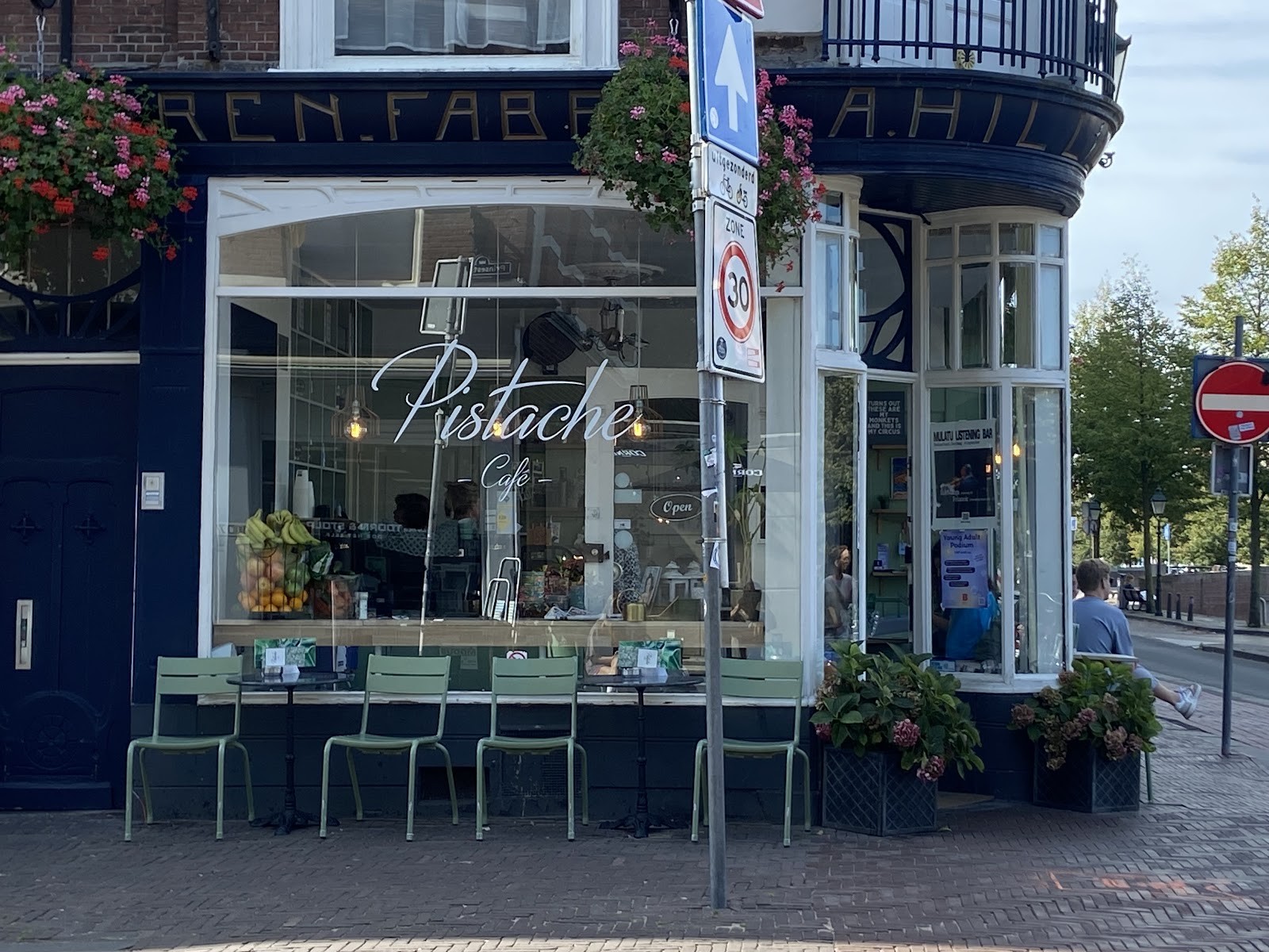 Pistache Café: the place
