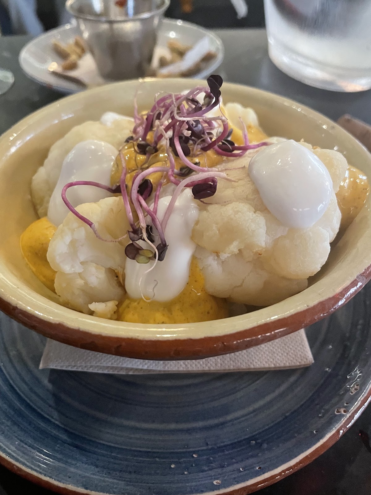VELADA - Tapas Plant-Based y Cócteles en Barcelona: food & drinks