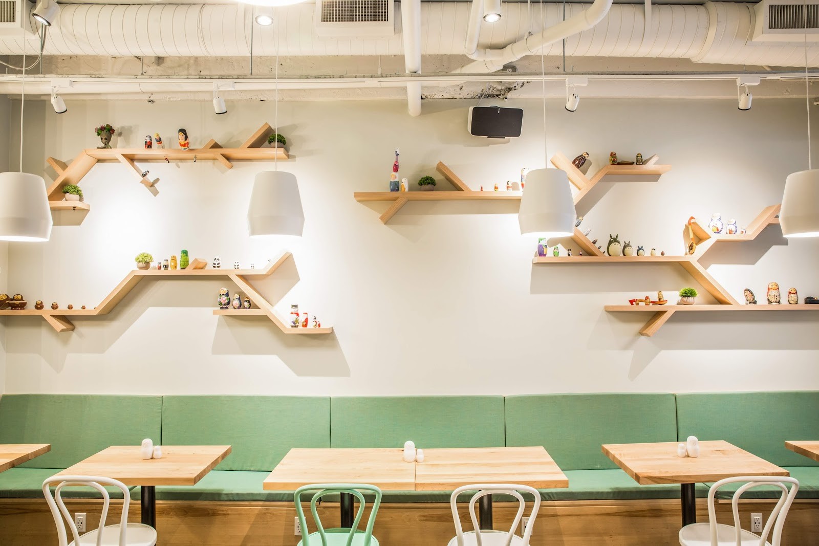 Pinoyshki Bakery, Cafe & Bar: the place
