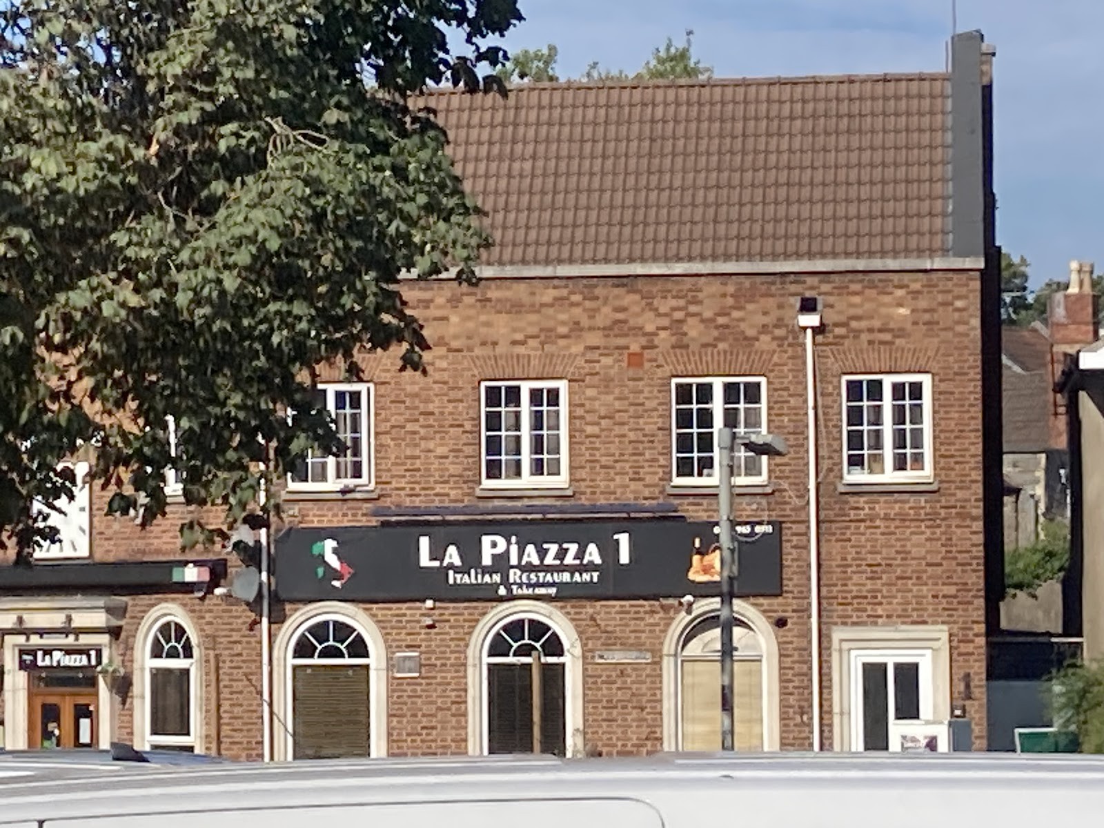 La Piazza 1: the place