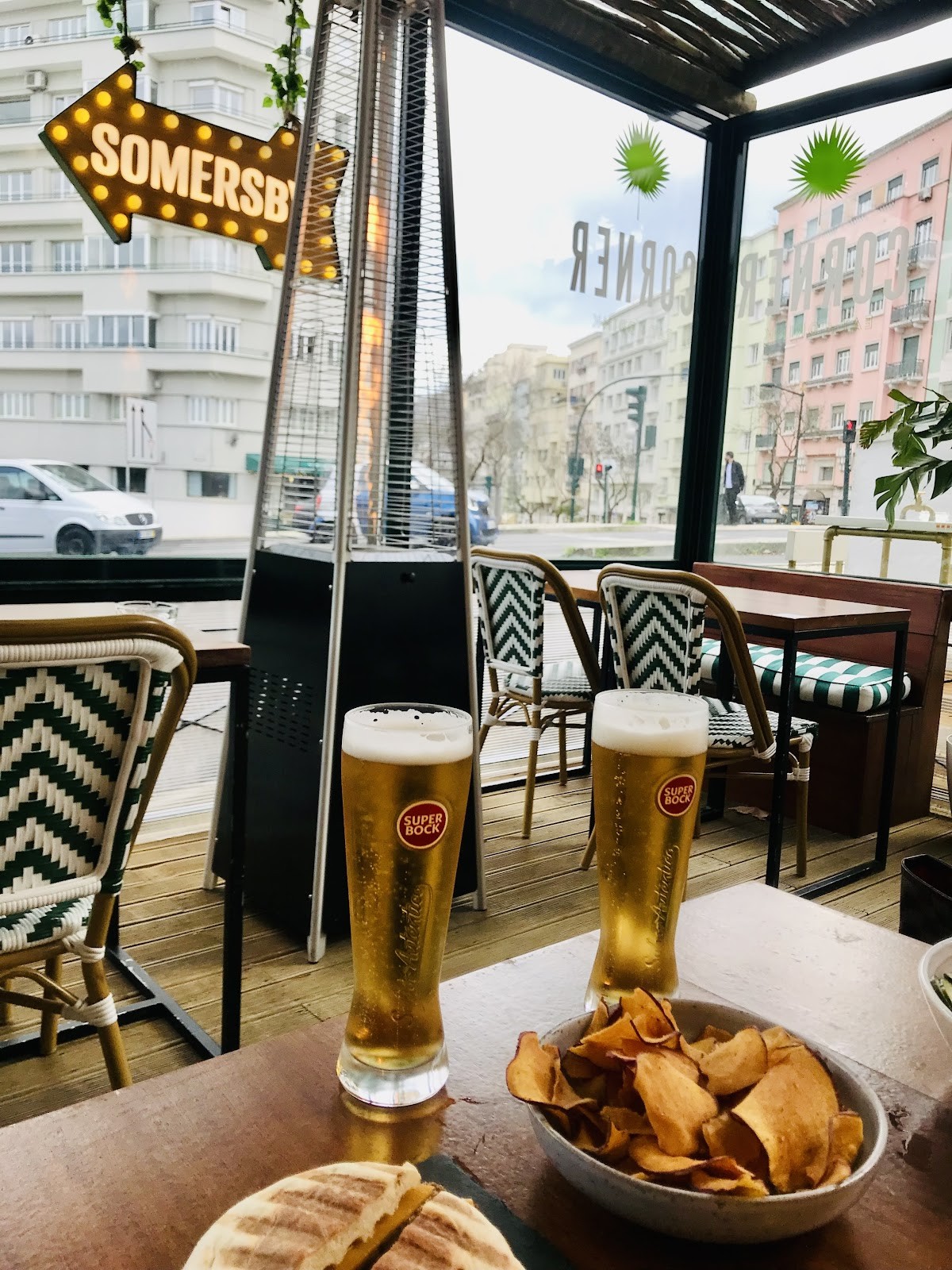 Corner: the place