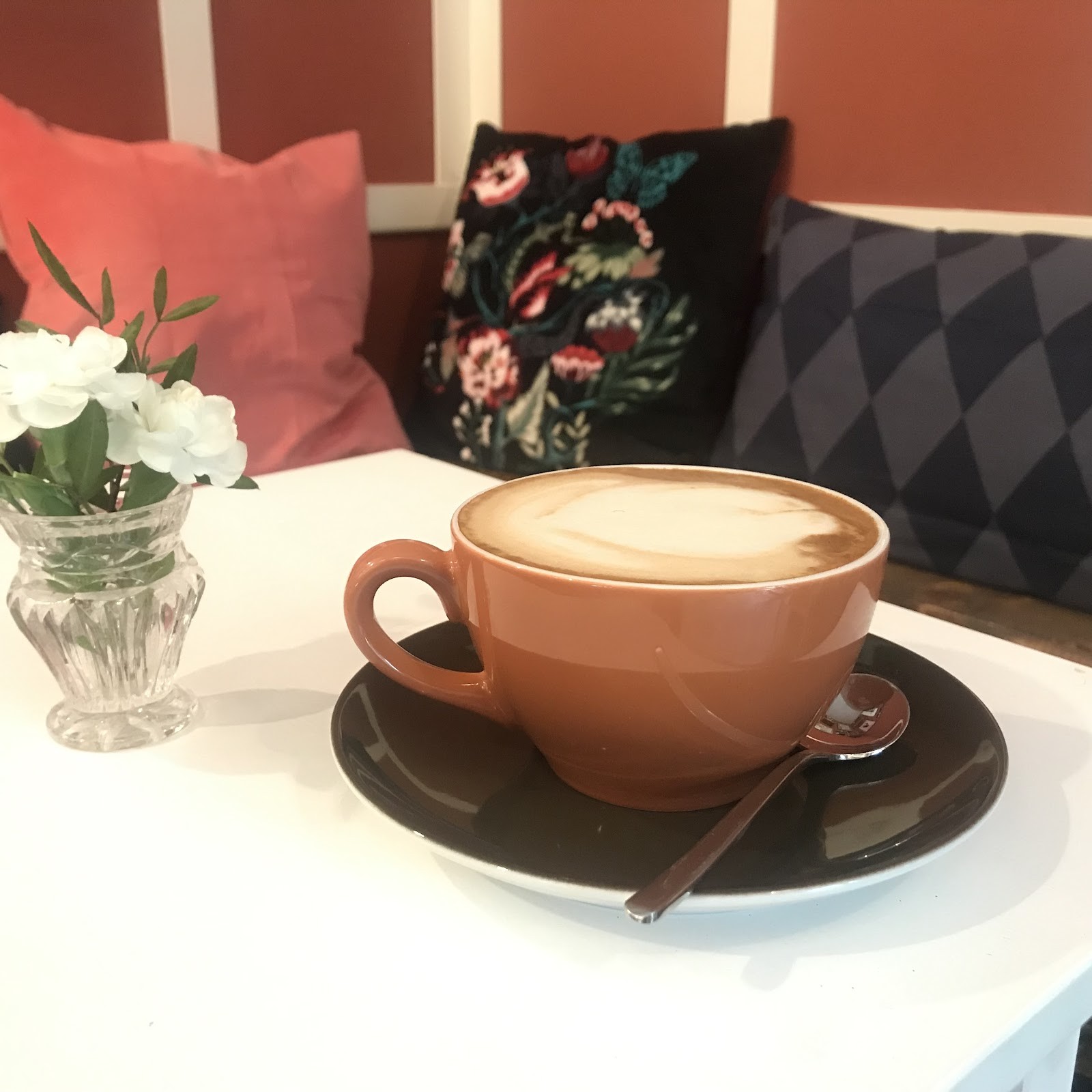 The Rolling Dackel - Bike Service & Vegan Café: food & drinks