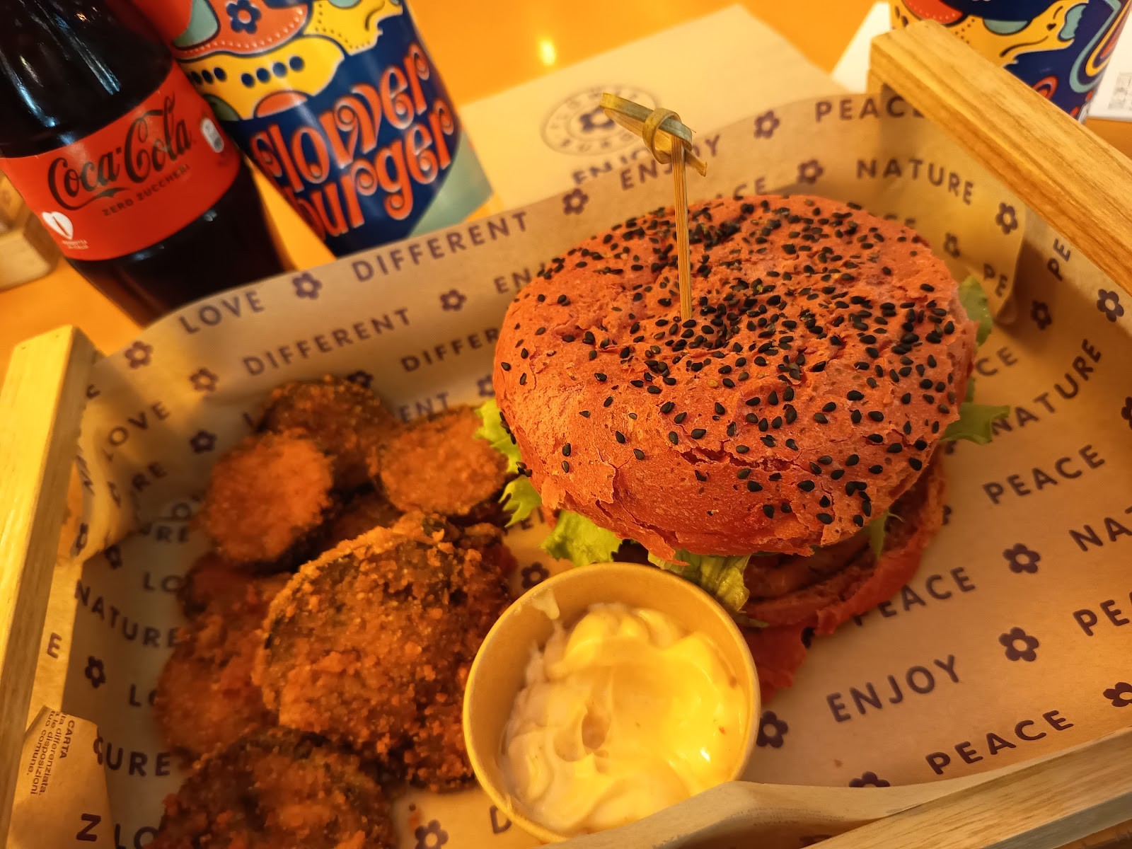 Flower Burger: food & drinks