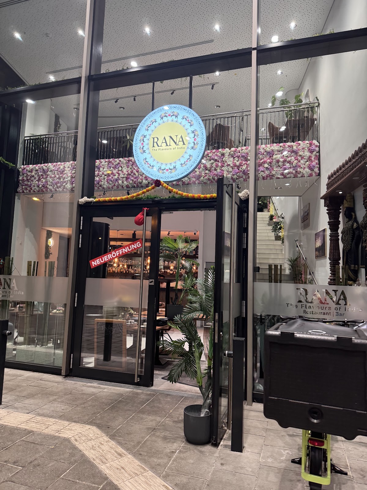 RANA - The Flavours of India: the place