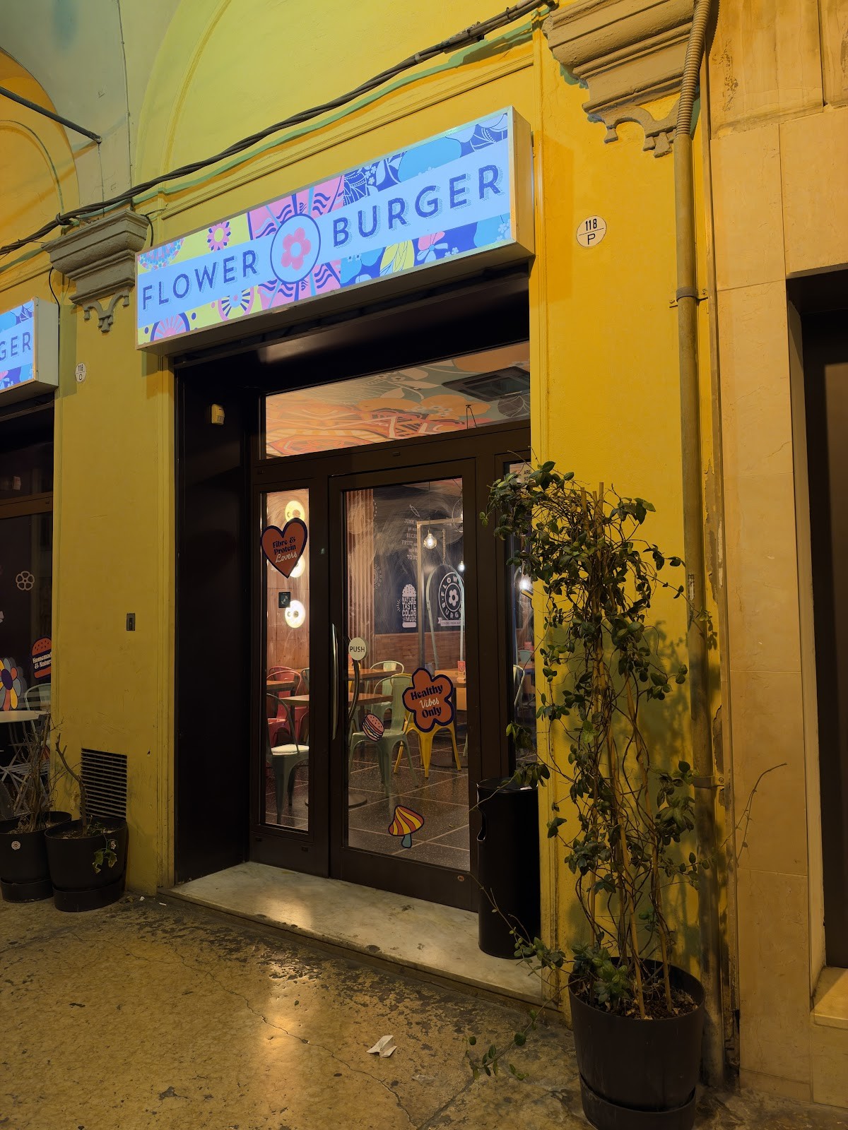 Flower Burger: the place