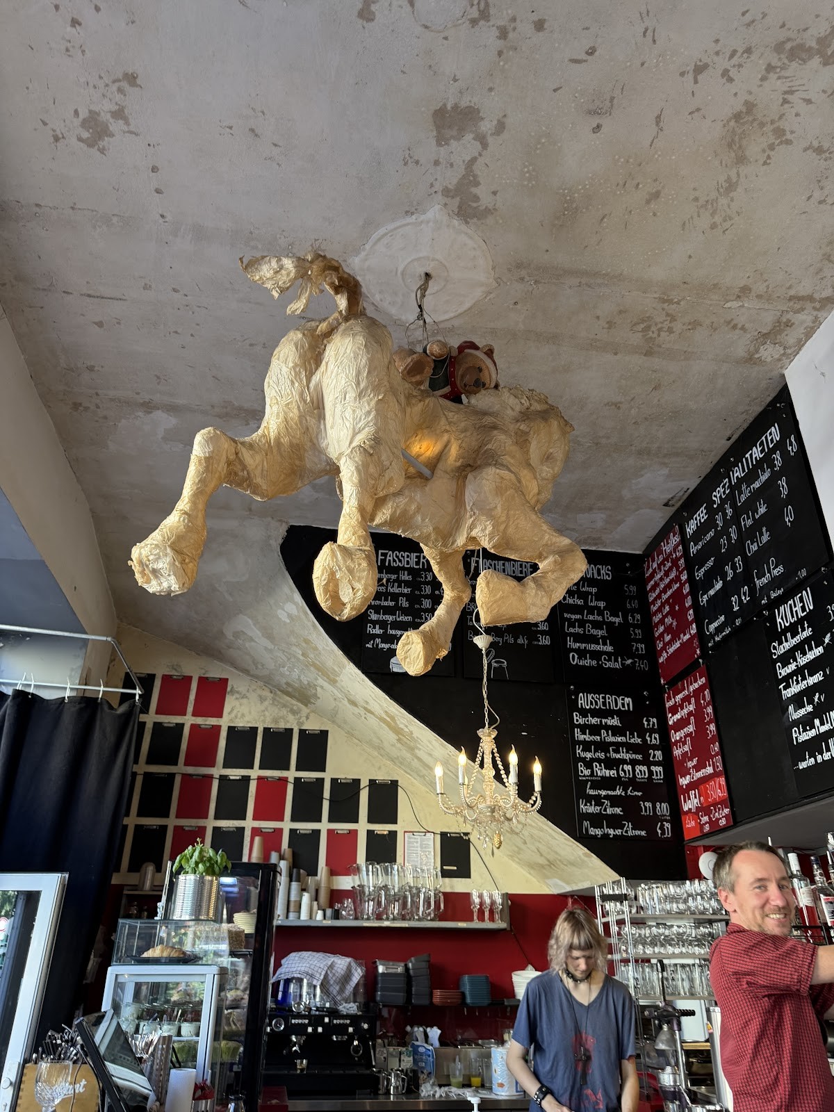 Café Bar Tirrée: the place